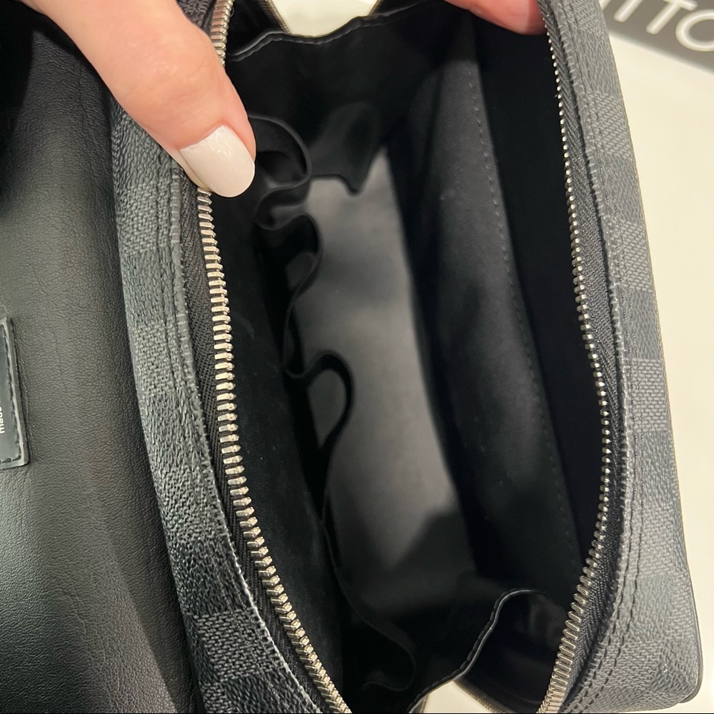 Louis Vuitton Case - Picture 12 of 15